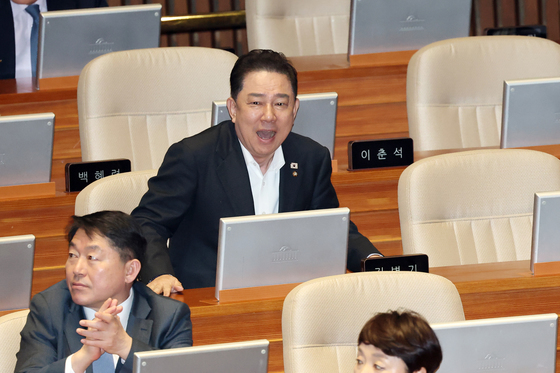 본회의 참석한 김병기