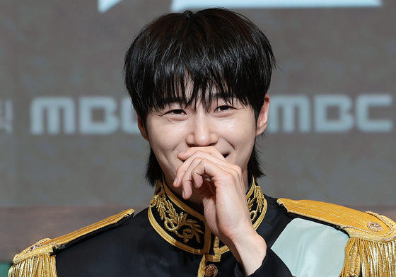 변우석, 미소짓는 이안대군