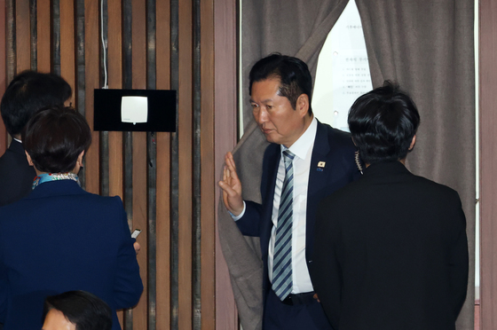 투표 마친 정청래 대표