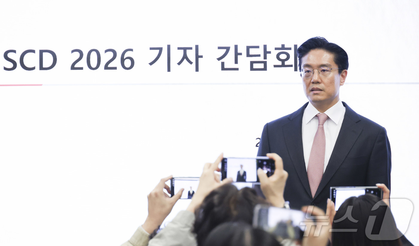 (서울=뉴스1) 황기선 기자 = 전인석 삼천당제약 대표가 6일 오후 서울 서초구 삼천당제약 본사에서 열린 기자간담회에서 발언하고 있다. (공동취재) 2026.4.6/뉴스1