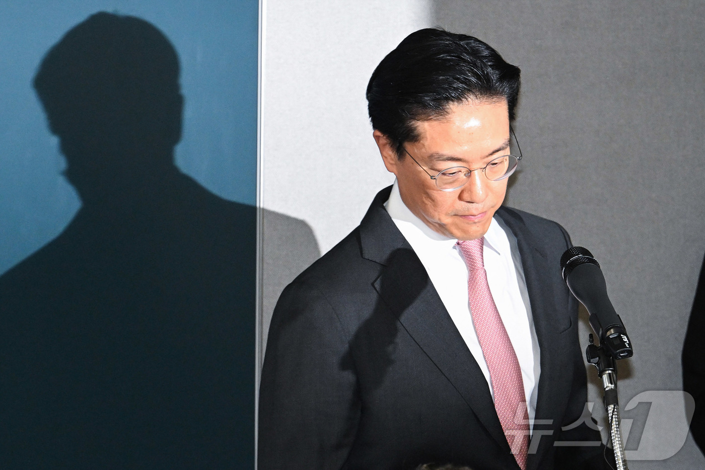 (서울=뉴스1) 황기선 기자 = 전인석 삼천당제약 대표가 6일 오후 서울 서초구 삼천당제약 본사에서 열린 기자간담회에 참석하고 있다. (공동취재) 2026.4.6/뉴스1