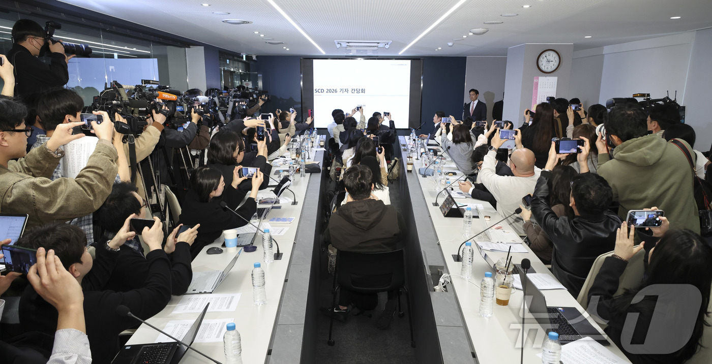 (서울=뉴스1) 황기선 기자 = 전인석 삼천당제약 대표가 6일 오후 서울 서초구 삼천당제약 본사에서 열린 기자간담회에 참석하고 있다. (공동취재) 2026.4.6/뉴스1