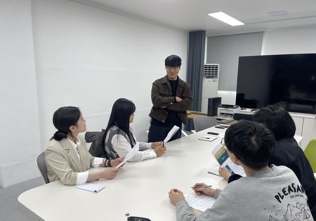 공공기관 경험 쌓는 청년들…속초해경 인턴 5명 현장 투입