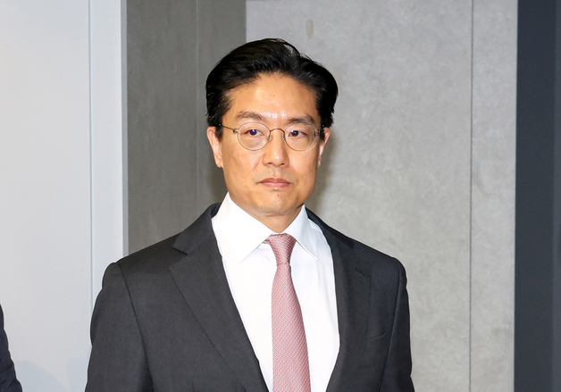 기자간담회 들어서는 전인석 삼천당제약 대표