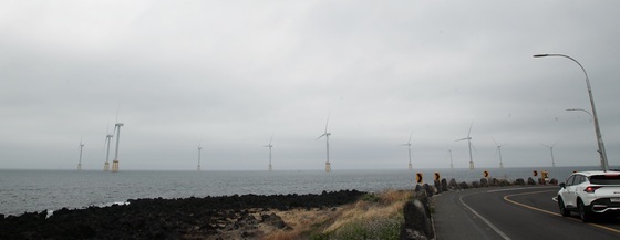 정부 "재생에너지 전면 전환" 발표