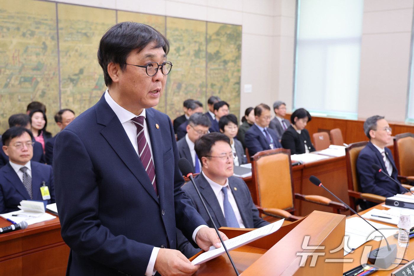 (서울=뉴스1) 신웅수 기자 = 최휘영 문화체육관광부 장관이 6일 서울 여의도 국회에서 열린 문화체육관광위원회 전체회의에서 발언하고 있다. 2026.4.6/뉴스1