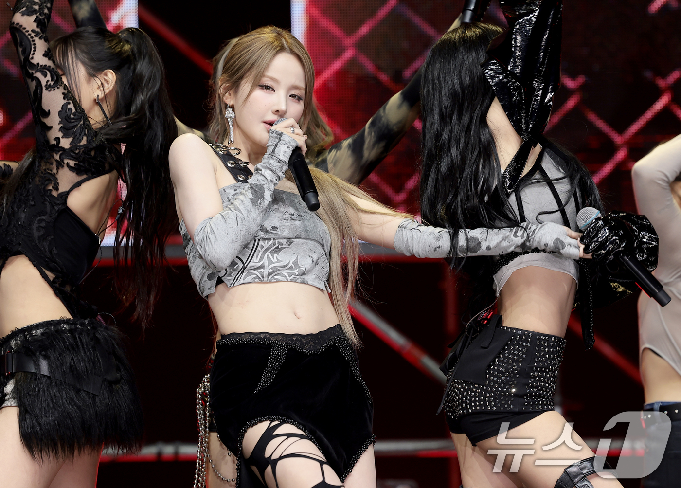 (서울=뉴스1) 권현진 기자 = 그룹 키스오브라이프(KISS OF LIFE) 벨이 6일 서울 용산구 블루스퀘어에서 가진 새 싱글 'Who is she(후 이즈 쉬)‘ 발매 쇼케이스 …