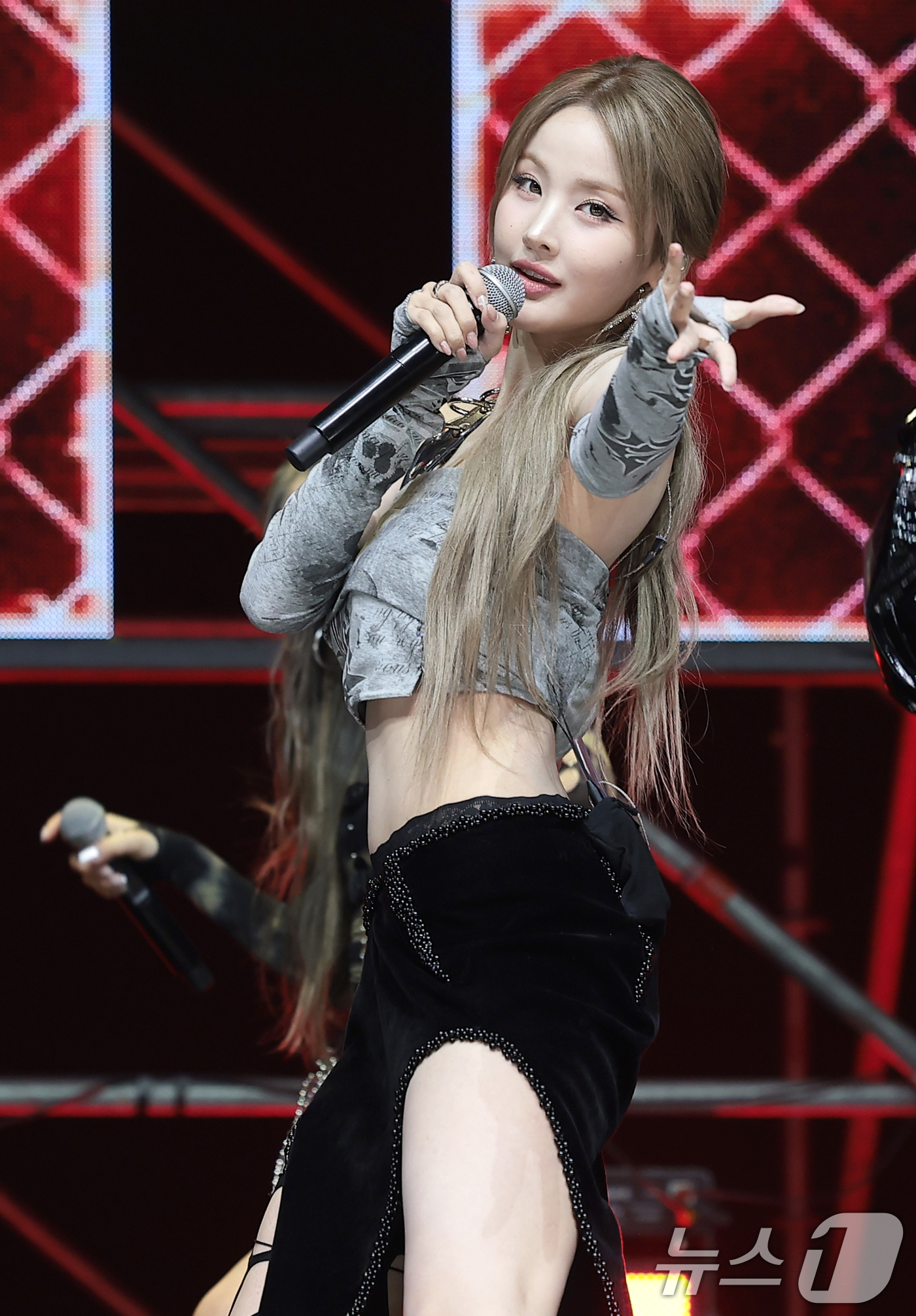 (서울=뉴스1) 권현진 기자 = 그룹 키스오브라이프(KISS OF LIFE) 벨이 6일 서울 용산구 블루스퀘어에서 가진 새 싱글 'Who is she(후 이즈 쉬)‘ 발매 쇼케이스 …