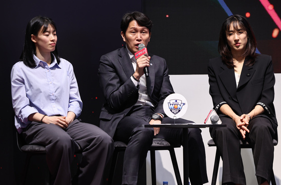 포부 밝히는 우리은행 위성우 감독