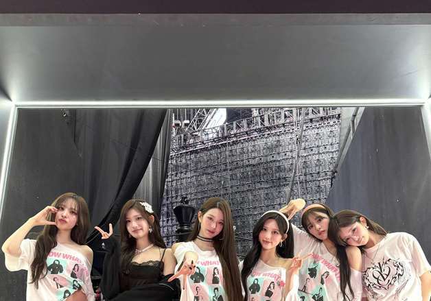 아이브, 쿠알라룸푸르 물들였다…월드 투어 화려한 포문