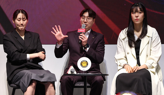 포부 밝히는 KB스타즈 김완수 감독