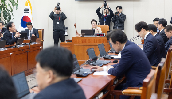 국회 재경위 전체회의