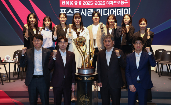 4년 만의 '통합 우승' 도전…여자농구 KB "죽을 듯이 경기하겠다"