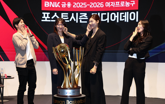 오늘은 코트 밖 승부