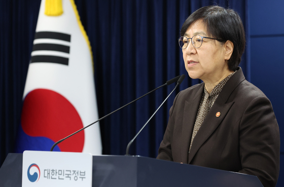 정은경 "담뱃값 인상 검토 안해…10년 계획 방향일 뿐"