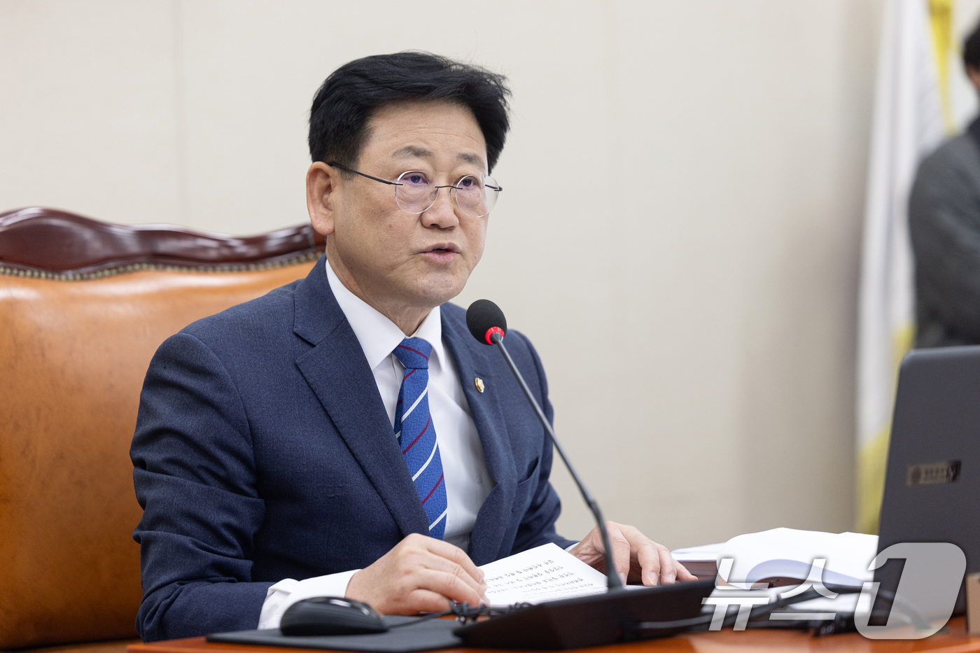 (서울=뉴스1) 이승배 기자 = 7일 서울 여의도 국회에서 열린 제434회국회(임시회) 기후에너지환경노동위원회 1차 전체회의에서 김정호 신임 위원장이 인사말을 하고 있다. 2026 …