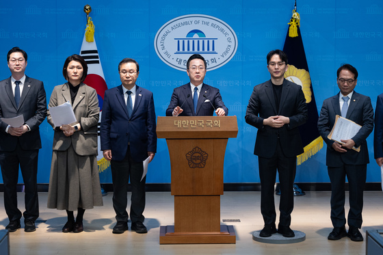 범여권 조작기소 특위 위원들 '박상용 검사 구속수사 및 조작기소 실체규명 촉구'