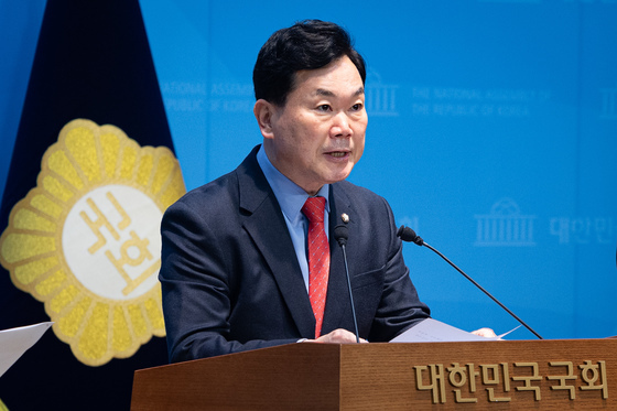 국민의힘 '대북송금 1도 없었다 발언, 사법부 판결 부정'