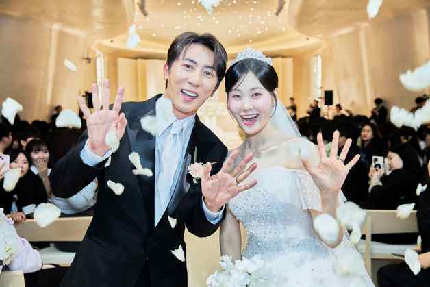 김원훈♥엄지윤, '만우절 결혼' 이벤트 이어 3000만원 기부…"새출발 보탬되길"