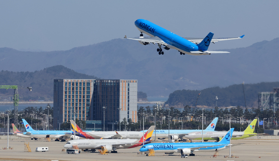 '음주 적발시 수시기관 통보'…조종사, '과잉 입법' 우려