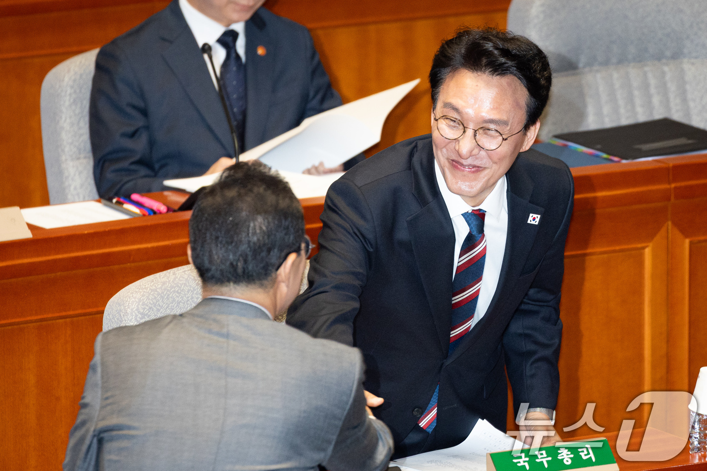 (서울=뉴스1) 유승관 기자 = 김민석 국무총리와 박홍근 기획예산처 장관이 7일 서울 여의도 국회에서 열린 제434회 국회(임시회) 예산결산특별위원회 제1차 전체회의에 출석해 인사 …