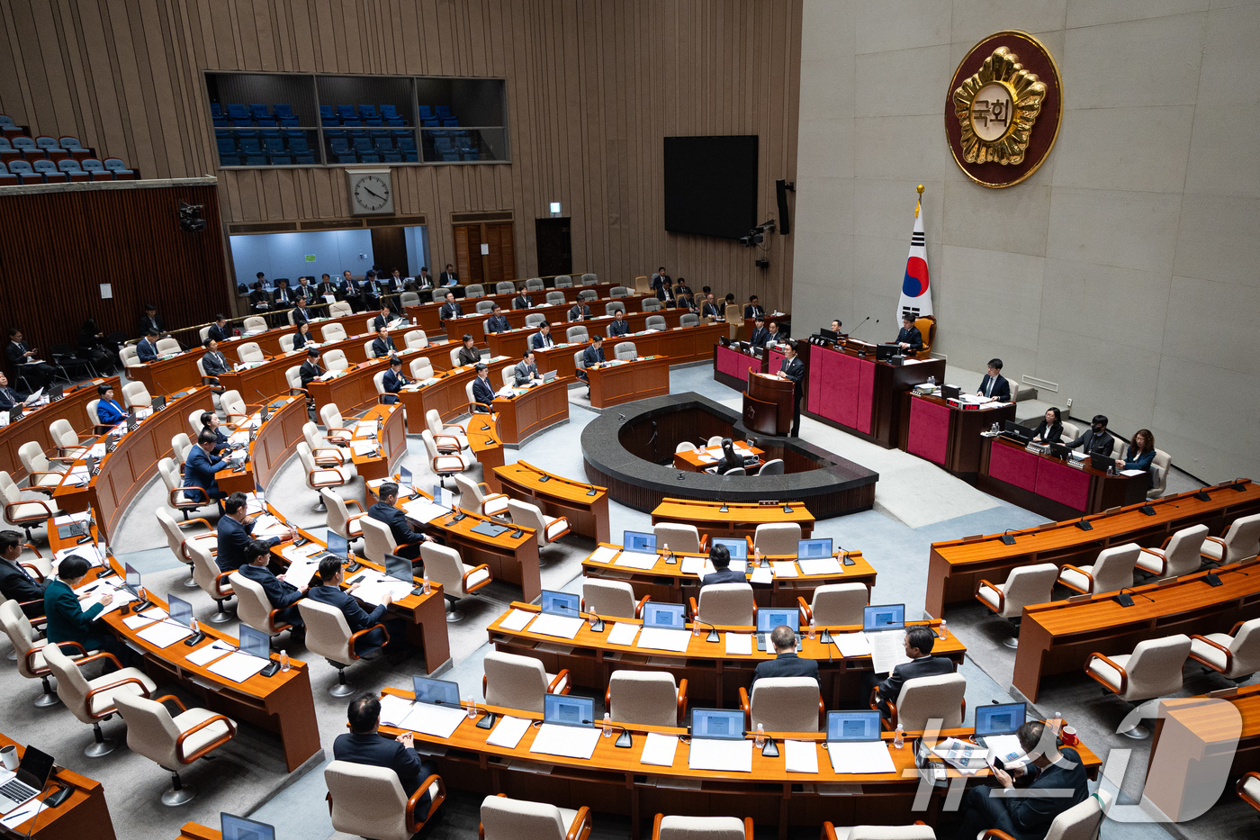 (서울=뉴스1) 유승관 기자 = 김민석 국무총리가 7일 서울 여의도 국회에서 열린 제434회 국회(임시회) 예산결산특별위원회 제1차 전체회의에 출석해 인사말을 하고 있다. 2026 …