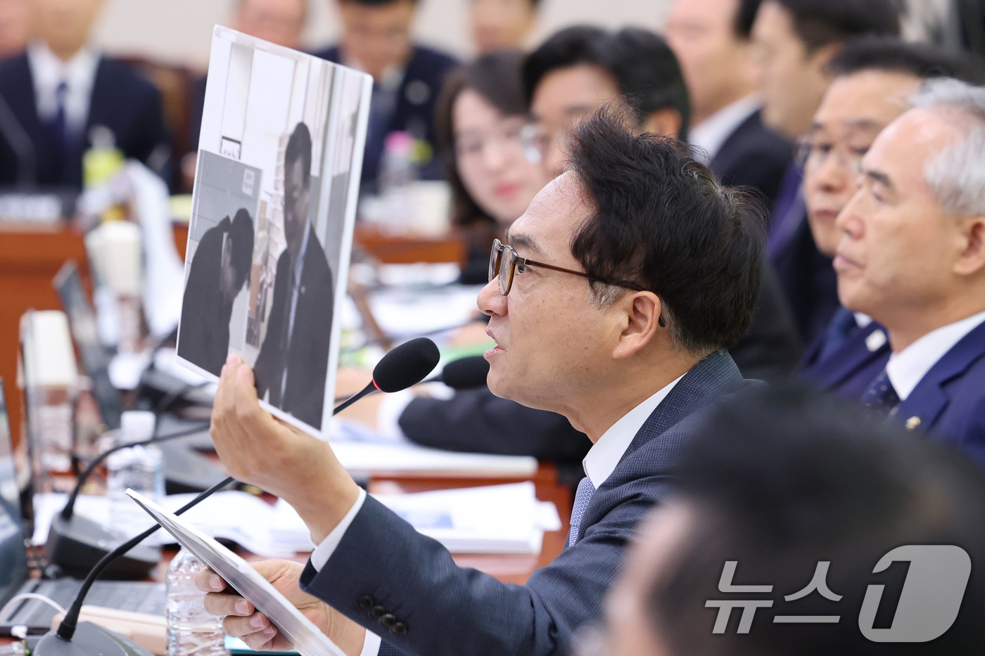 (서울=뉴스1) 신웅수 기자 = 박선원 더불어민주당 의원이 7일 서울 여의도 국회에서 열린 윤석열정권정치검찰조작기소의혹사건진상규명국정조사특별위원회 전체회의에서 곽규택 국민의힘 의원 …