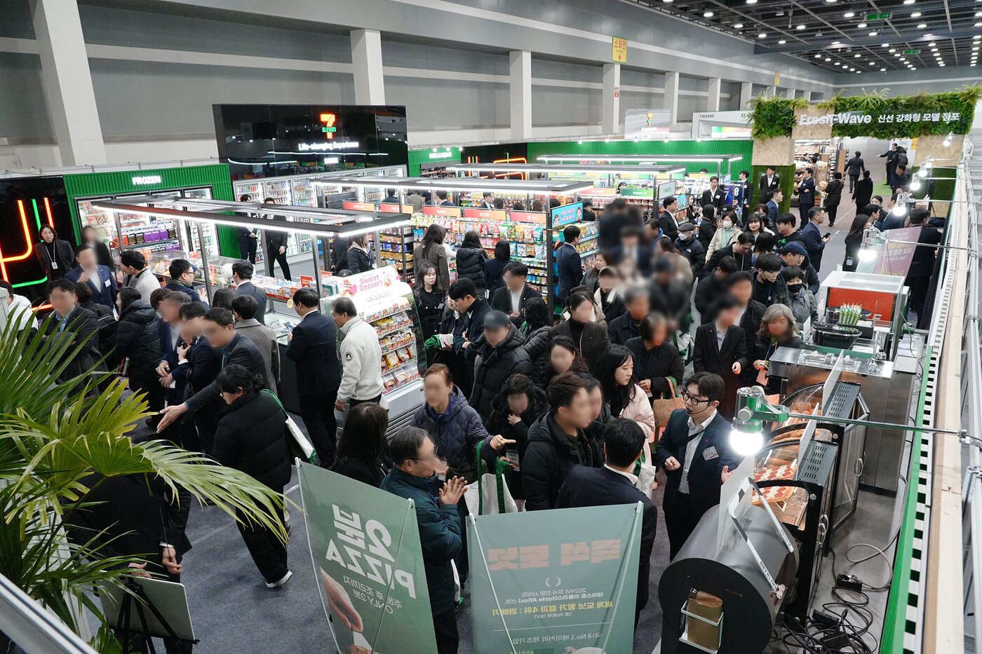 본문 이미지 - 세븐일레븐 상품전시회 현장.(세븐일레븐 제공)