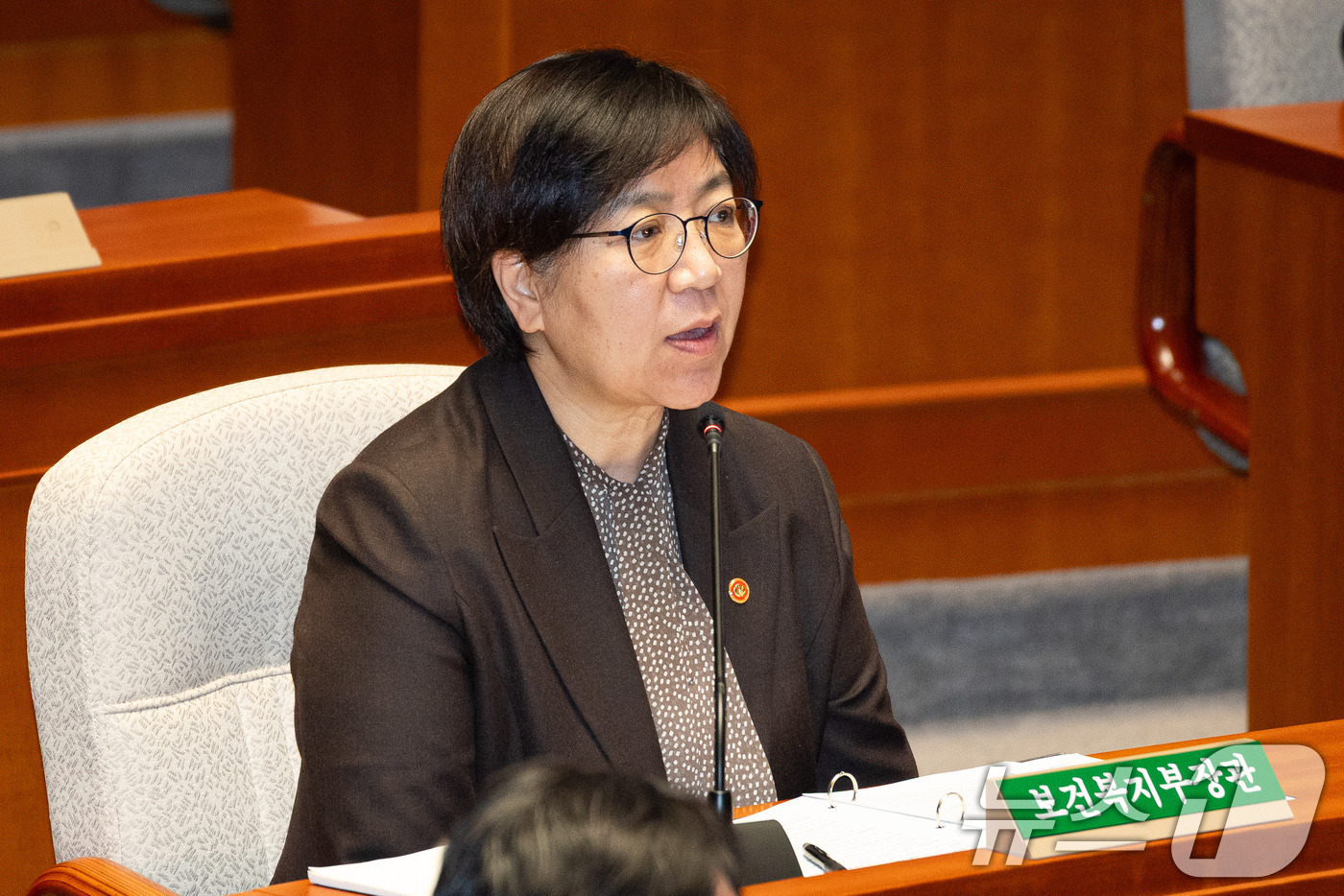 (서울=뉴스1) 유승관 기자 = 정은경 보건복지부 장관이 7일 서울 여의도 국회에서 열린 제434회 국회(임시회) 예산결산특별위원회 제1차 전체회의에서 의원 질의에 답하고 있다. …