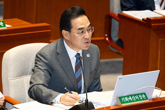 박홍근 "고유가 피해지원금, 취약계층 4월·나머지 5월 지급 목표"