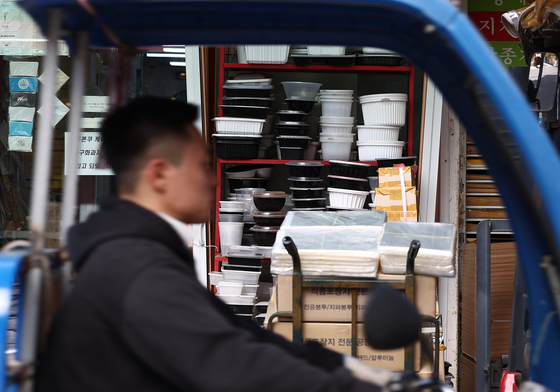 나프타 수급 불안에 타격 입은 플라스틱 포장 업체