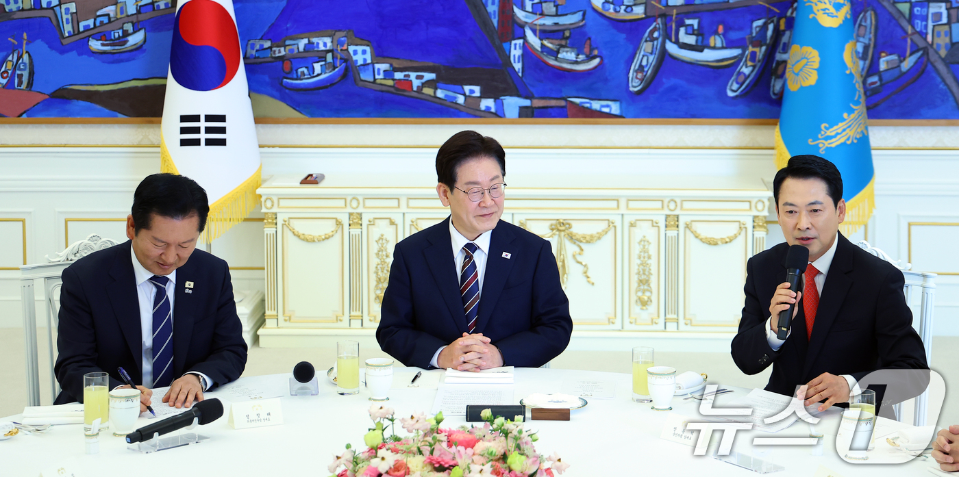 (서울=뉴스1) 이재명 기자 = 장동혁 국민의힘 대표가 7일 청와대에서 열린 여야정 민생경제협의체 회담 및 오찬에서 발언하고 있다. (청와대통신사진기자단) 2026.4.7/뉴스1
