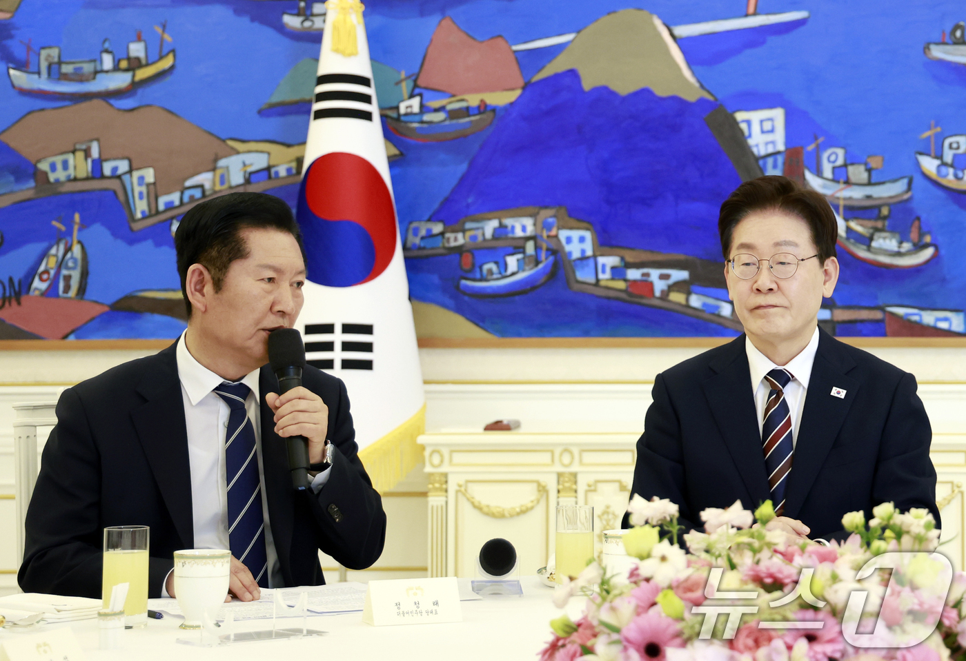 (서울=뉴스1) 이재명 기자 = 정청래 더불어민주당 대표가 7일 청와대에서 열린 여야정 민생경제협의체 회담 및 오찬에서 발언하고 있다. (청와대통신사진기자단) 2026.4.7/뉴스 …