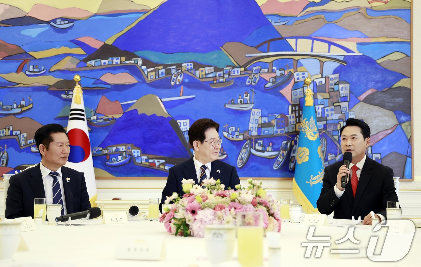 (서울=뉴스1) 이재명 기자 = 장동혁 국민의힘 대표가 7일 청와대에서 열린 여야정 민생경제협의체 회담 및 오찬에서 발언하고 있다. (청와대통신사진기자단) 2026.4.7/뉴스1