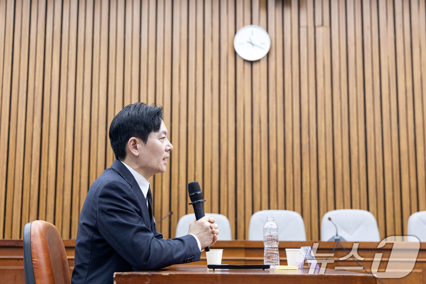 (서울=뉴스1) 이승배 기자 = '쌍방울 대북 송금' 사건을 수사했던 박상용 검사가 7일 서울 여의도 국회에서 국민의힘 '윤석열정권 정치검찰 조작기소 의혹사건 진상규명' 국정조사특 …