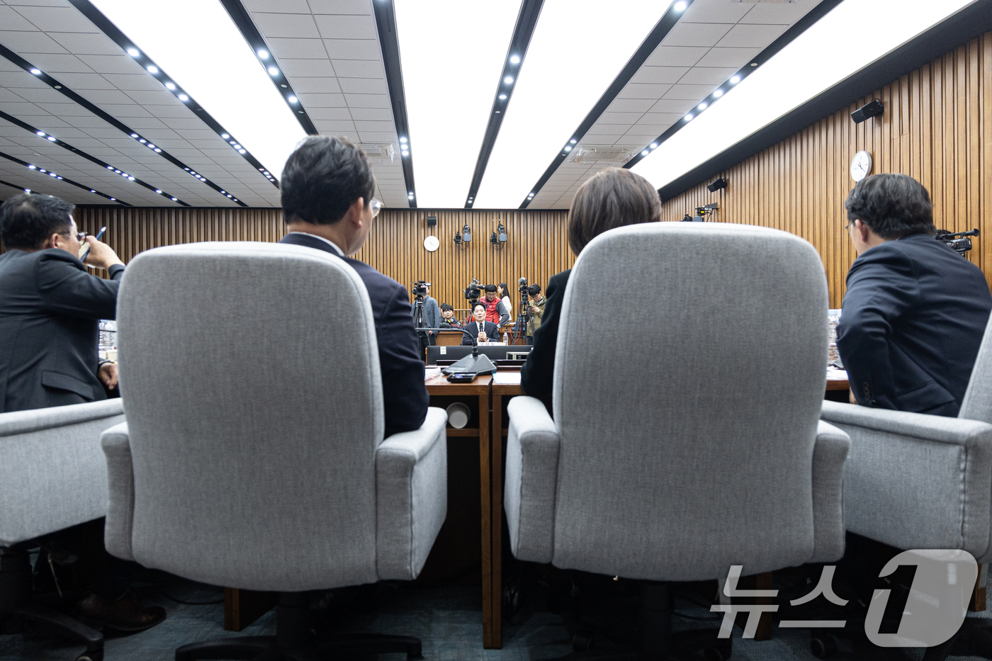 (서울=뉴스1) 이승배 기자 = '쌍방울 대북 송금' 사건을 수사했던 박상용 검사가 7일 서울 여의도 국회에서 국민의힘 '윤석열정권 정치검찰 조작기소 의혹사건 진상규명' 국정조사특 …