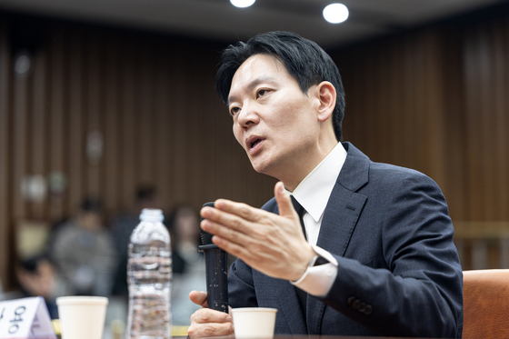 '박상용 직무정지' 공방…與 "검사냐, 깡패지" 野 "李대통령 죄 지우기"