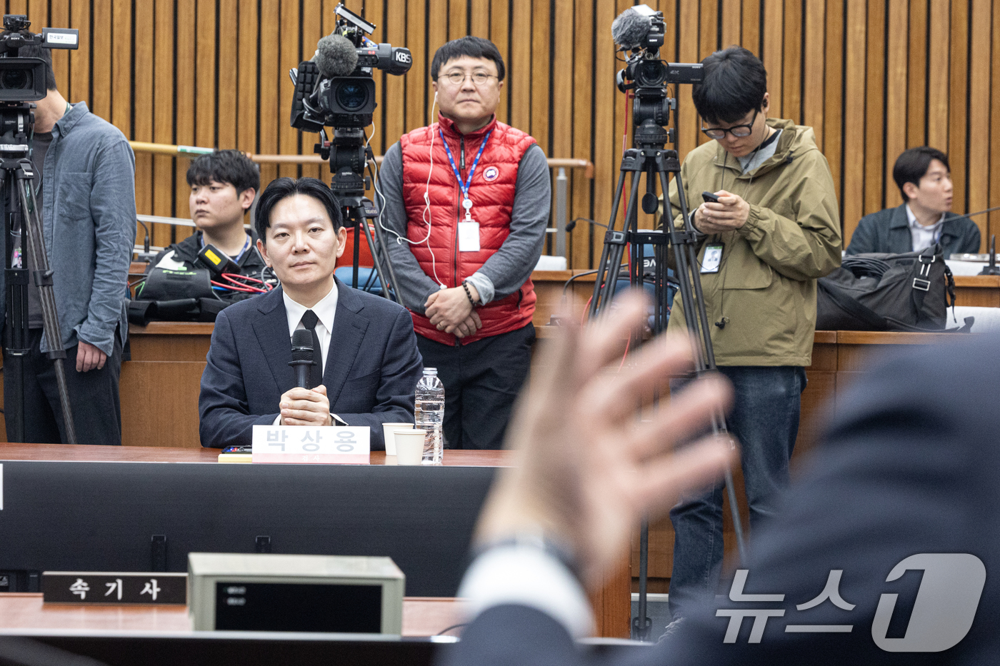 (서울=뉴스1) 이승배 기자 = '쌍방울 대북 송금' 사건을 수사했던 박상용 검사가 7일 서울 여의도 국회에서 국민의힘 '윤석열정권 정치검찰 조작기소 의혹사건 진상규명' 국정조사특 …