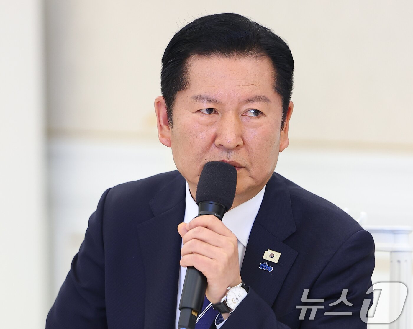 본문 이미지 - 정청래 더불어민주당 대표가 7일 청와대에서 열린 여야정 민생경제협의체 회담 및 오찬에서 발언하고 있다. (청와대통신사진기자단) 2026.4.7 ⓒ 뉴스1 이재명 기자