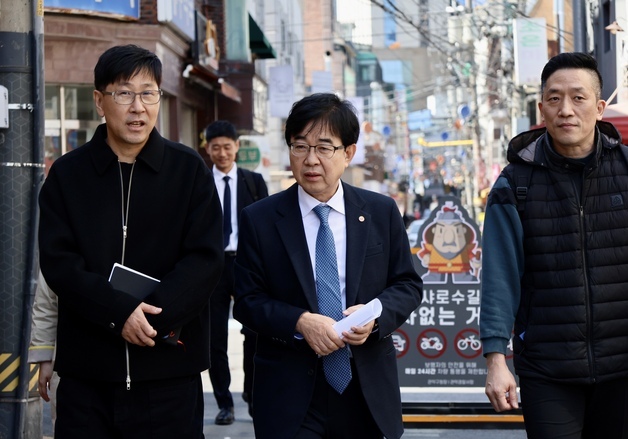 인태연 소진공 이사장, '샤로수길' 찾아 골목상권 상인들과 소통