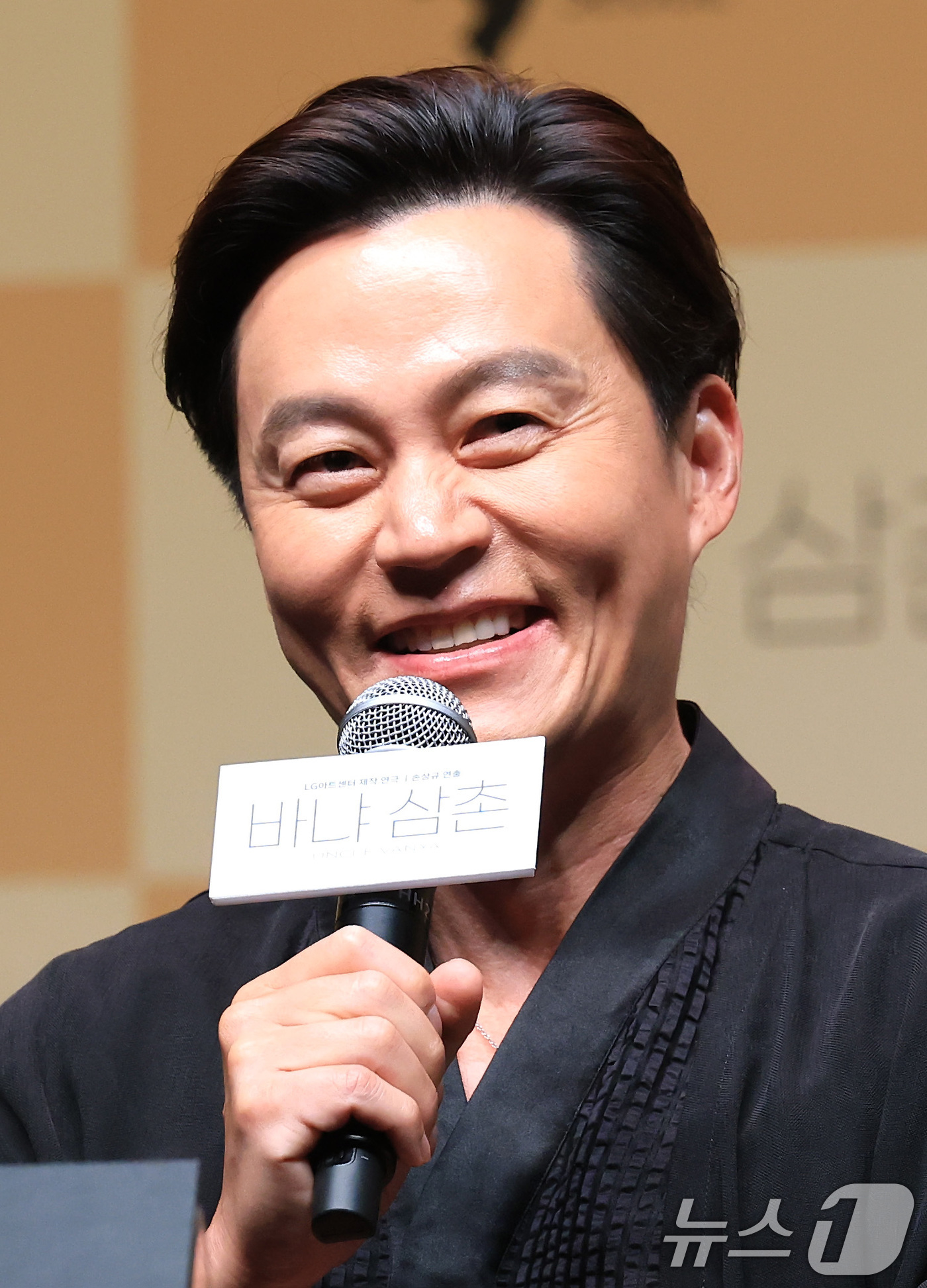 (서울=뉴스1) 임세영 기자 = 배우 이서진이 7일 서울 서울 강서구 마곡동 LG아트센터 서울에서 열린 연극 '바냐 삼촌' 제작발표회에서 발언을 하고 있다.연극 '바냐 삼촌'은 오 …