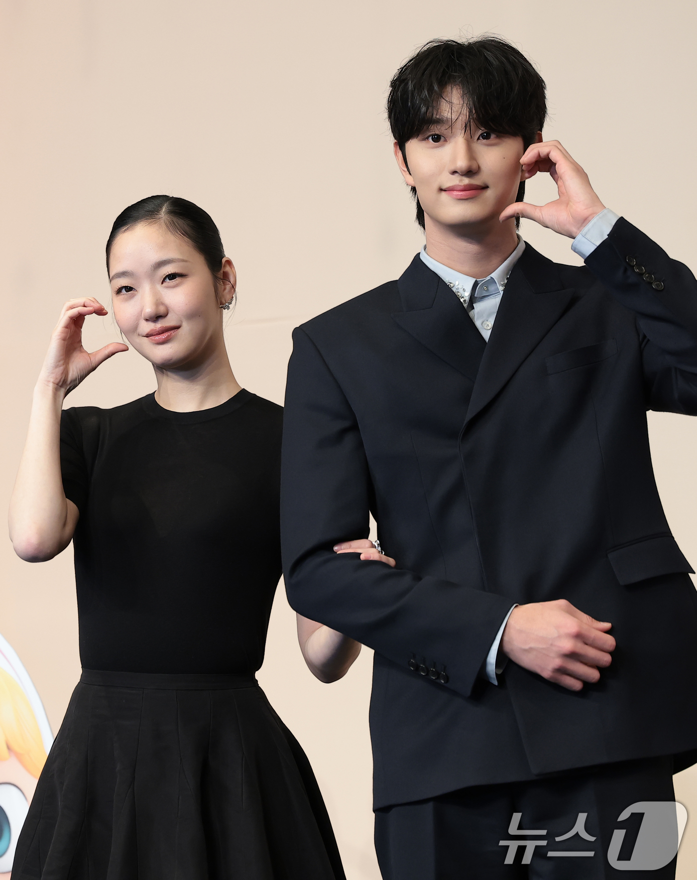 (서울=뉴스1) 권현진 기자 = 배우 김고은과 김재원(오른쪽)이 7일 서울 구로구 더 링크호텔 서울에서 열린 티빙 새 드라마 '유미의 세포들3'(극본 송재정, 김경란/연출 이상엽) …