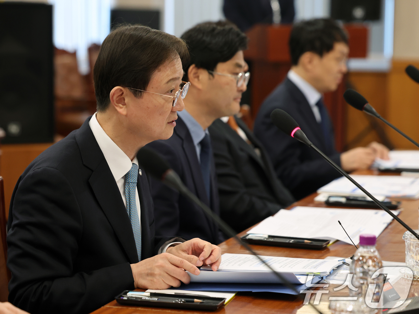 (서울=뉴스1) 황기선 기자 = 이찬진 금융감독원장이 7일 오후 서울 영등포구 여의도 금융감독원에서 열린 '금융보안 페러다임 전환 간담회'에서 모두발언을 하고 있다.  2026.4 …