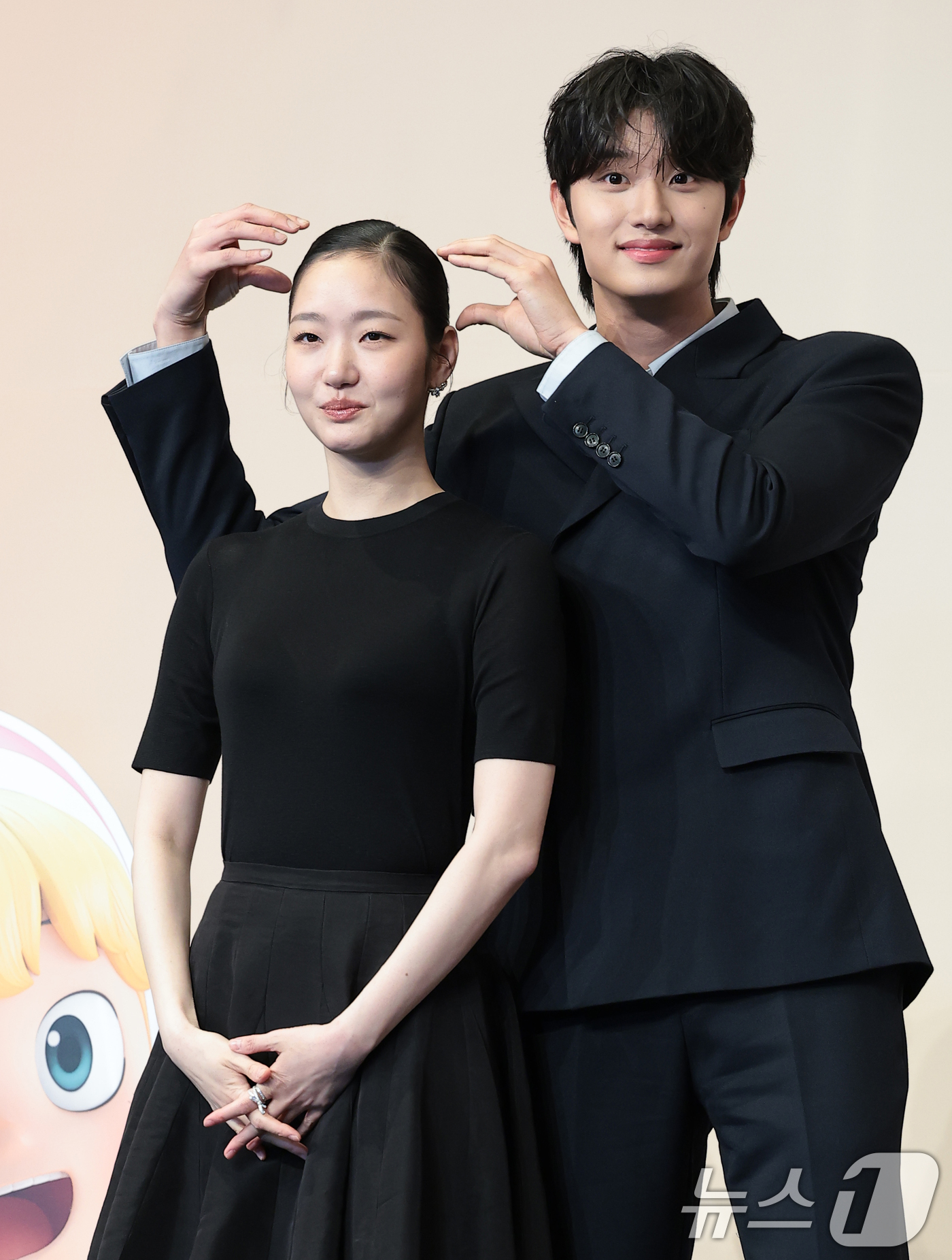 (서울=뉴스1) 권현진 기자 = 배우 김고은과 김재원(오른쪽)이 7일 서울 구로구 더 링크호텔 서울에서 열린 티빙 새 드라마 '유미의 세포들3'(극본 송재정, 김경란/연출 이상엽) …