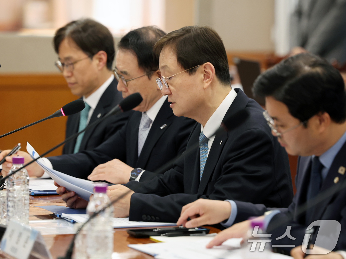 (서울=뉴스1) 황기선 기자 = 이찬진 금융감독원장이 7일 오후 서울 영등포구 여의도 금융감독원에서 열린 '금융보안 페러다임 전환 간담회'에서 모두발언을 하고 있다.  2026.4 …