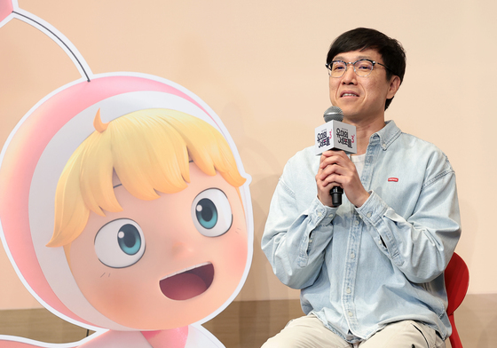 인사말 하는 이상엽 감독