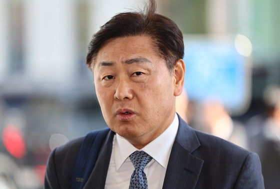 '현금살포 의혹' 김관영 "당서 못한 소명 법정서"…가처분 심문 출석