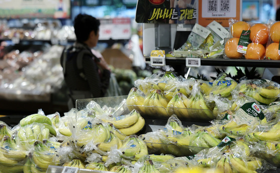 식탁까지 번진 전쟁 여파…"바나나도 못사먹을 판"