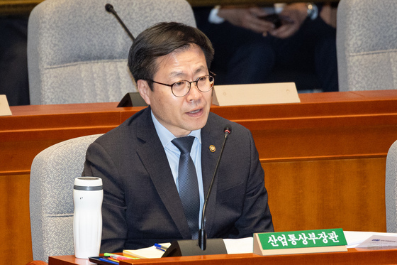 예결위 질의 답변하는 여한구 통상교섭본부장