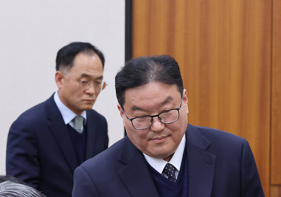 국조특위 자리하는 강백신·엄희준 검사